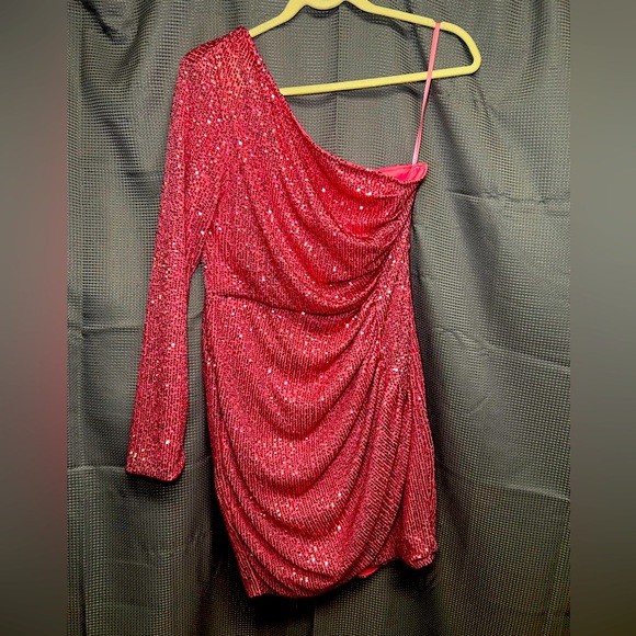 Elegant Pink One-Shoulder Dress - Picture 1 of 5